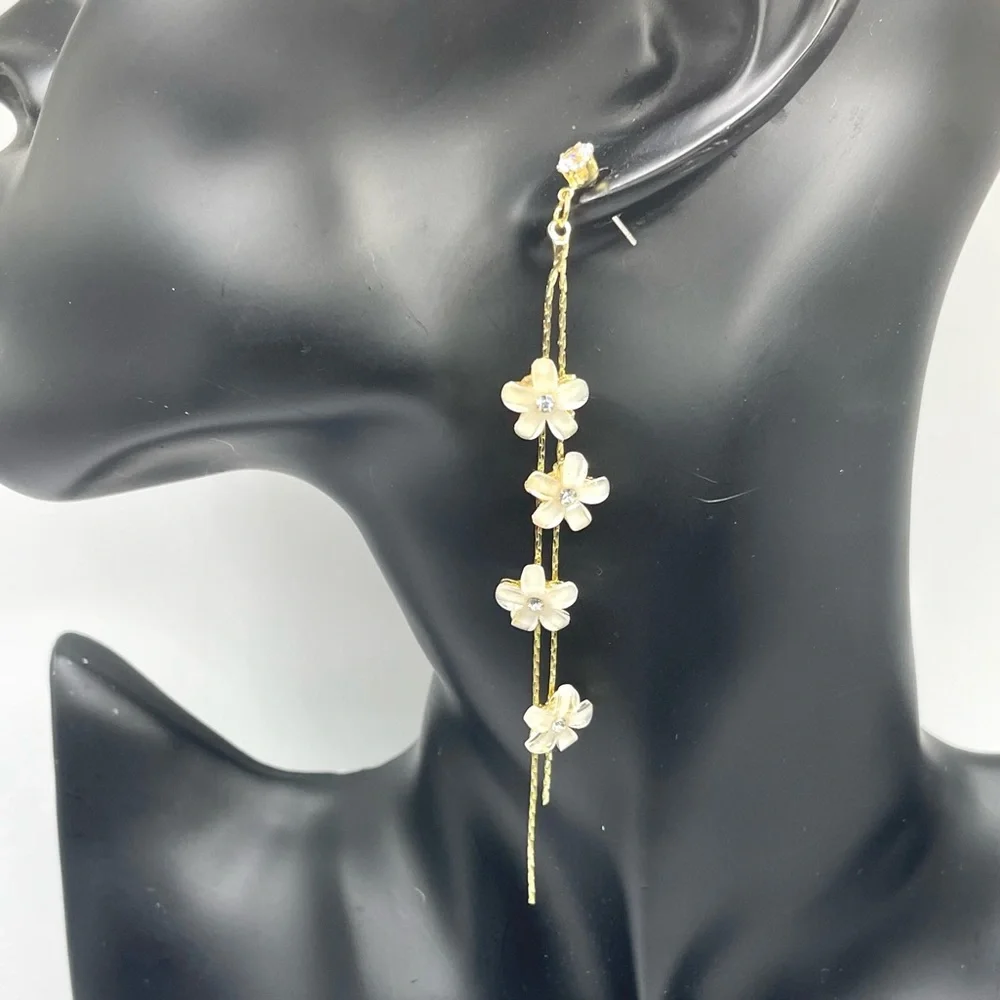 Flower Tassel Earrings - Picture 5 of 6